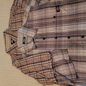2 like new short sleeve button down Dickies light weight shirts